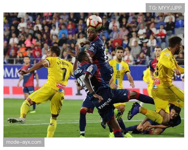 格拉纳达边路进攻强势复苏,助力球队重返积分榜高位 格拉纳达边路进攻强势复苏,助力球队重返积分榜高位