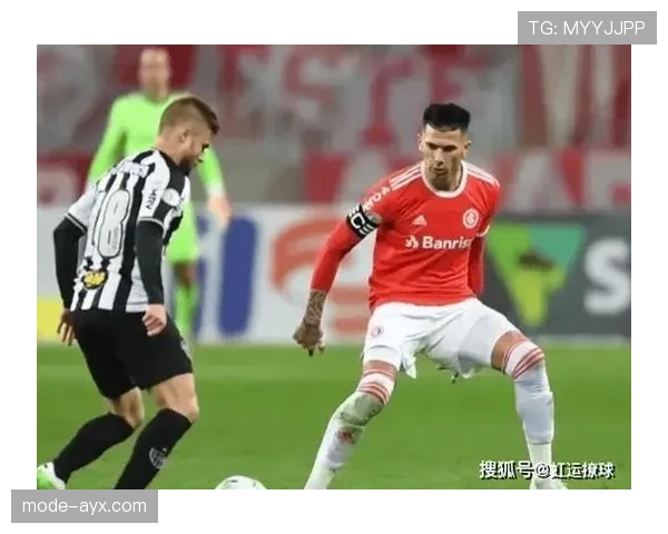 曼联从边路到中路的空间利用能力缺失,进攻效率受限 曼联从边路到中路的空间利用能力缺失,进攻效率受限